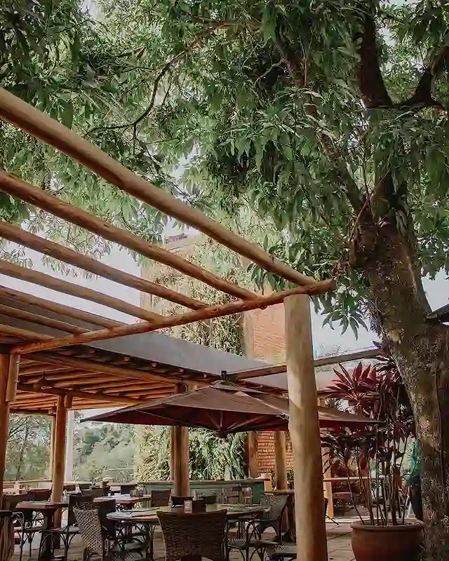 Área externa do Vila Itália com vista para a Usina Monte Alegre em Piracicaba